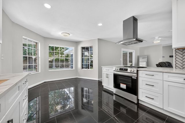 614 NE Merioneth Drive, Fort Walton Beach, FL 32547