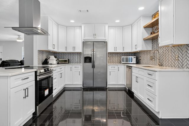 614 NE Merioneth Drive, Fort Walton Beach, FL 32547