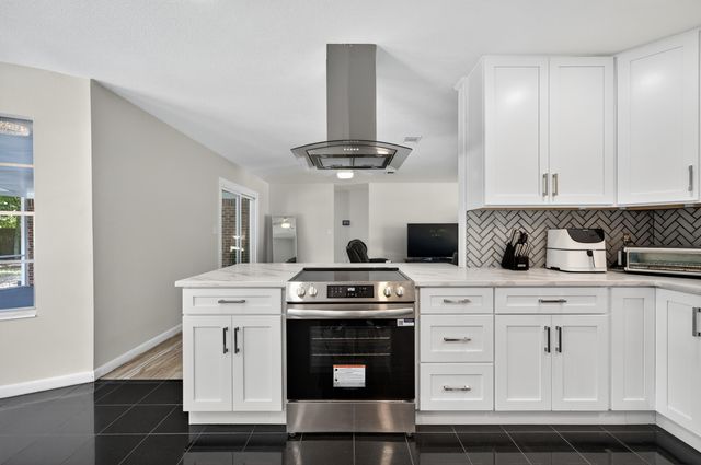 614 NE Merioneth Drive, Fort Walton Beach, FL 32547