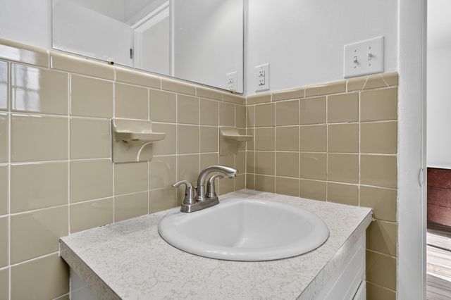 614 NE Merioneth Drive, Fort Walton Beach, FL 32547