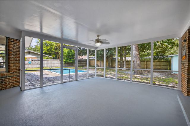 614 NE Merioneth Drive, Fort Walton Beach, FL 32547