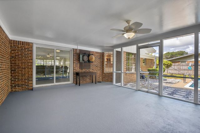 614 NE Merioneth Drive, Fort Walton Beach, FL 32547