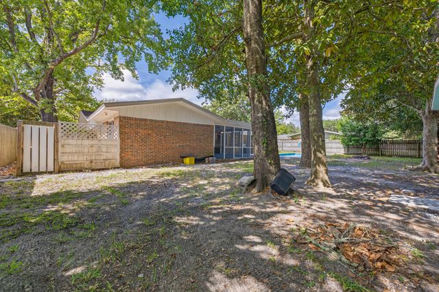 614 NE Merioneth Drive, Fort Walton Beach, FL 32547