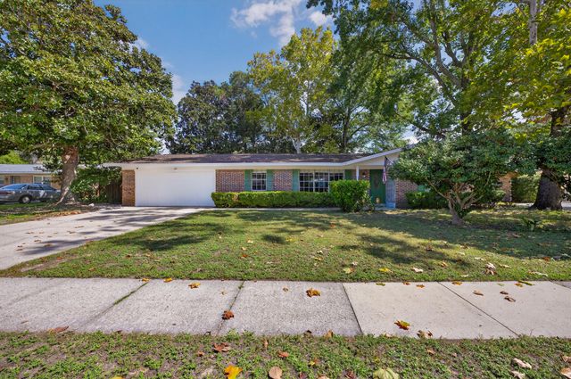 614 NE Merioneth Drive, Fort Walton Beach, FL 32547