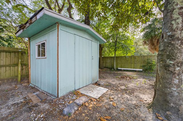 614 NE Merioneth Drive, Fort Walton Beach, FL 32547