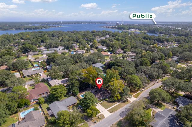 614 NE Merioneth Drive, Fort Walton Beach, FL 32547