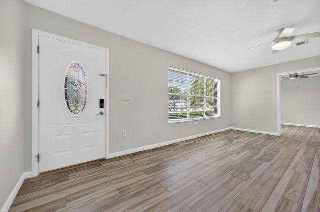 614 NE Merioneth Drive, Fort Walton Beach, FL 32547