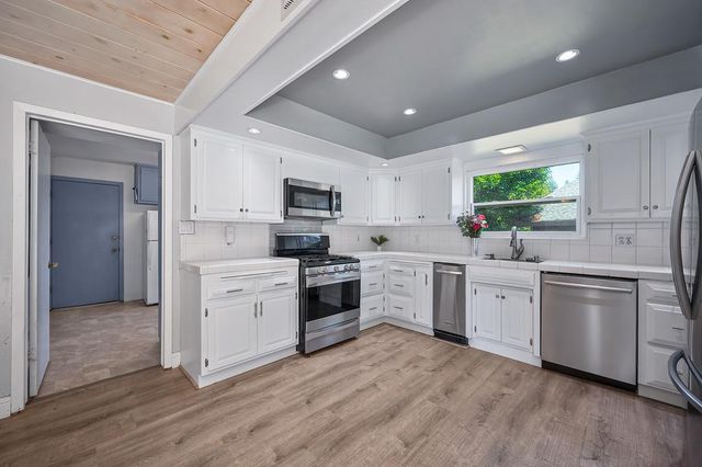 4950 Richwood Ct, Fair Oaks, CA 95628