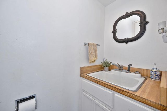 4950 Richwood Ct, Fair Oaks, CA 95628