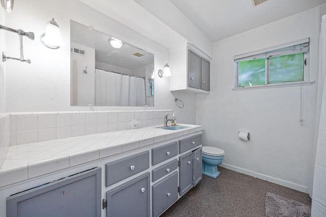 4950 Richwood Ct, Fair Oaks, CA 95628