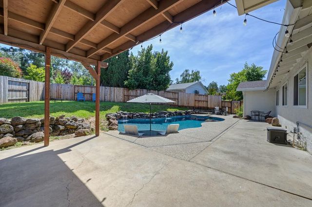 4950 Richwood Ct, Fair Oaks, CA 95628