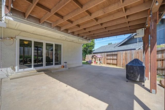 4950 Richwood Ct, Fair Oaks, CA 95628