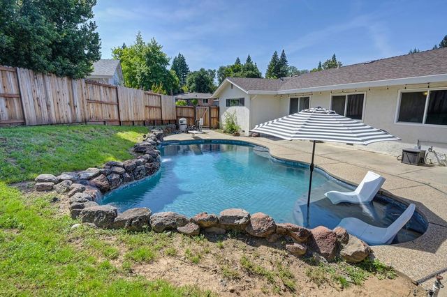 4950 Richwood Ct, Fair Oaks, CA 95628