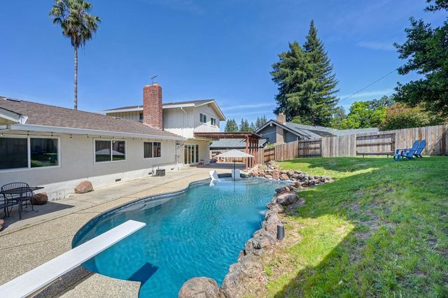 4950 Richwood Ct, Fair Oaks, CA 95628