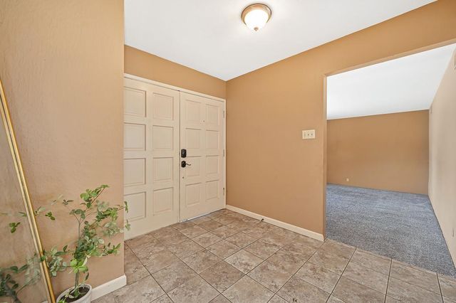 4950 Richwood Ct, Fair Oaks, CA 95628