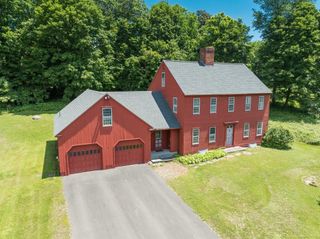 24 South Sunset Avenue, Amherst, MA 01002