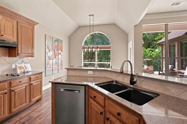 2510 Kodiak Circle, Euless, TX 76039