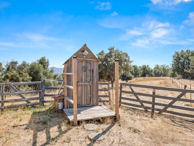 58569 Road 601, Ahwahnee, CA 93601