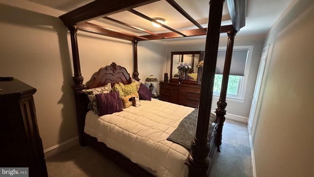 632 E ALLENS LN, Philadelphia, PA 19119