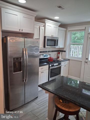 632 E ALLENS LN, Philadelphia, PA 19119