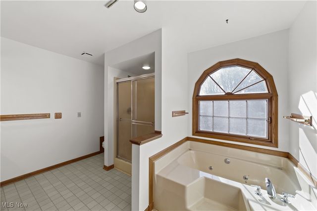 34210 Beacon Drive, Willoughby, OH 44094