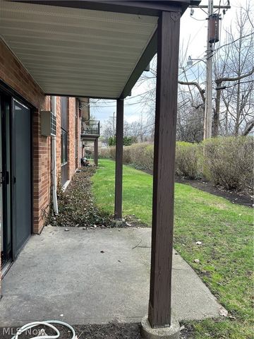 23875 David Drive 106, North Olmsted, OH 44070