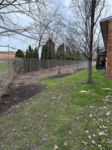 23875 David Drive 106, North Olmsted, OH 44070
