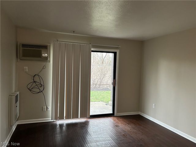 23875 David Drive 106, North Olmsted, OH 44070