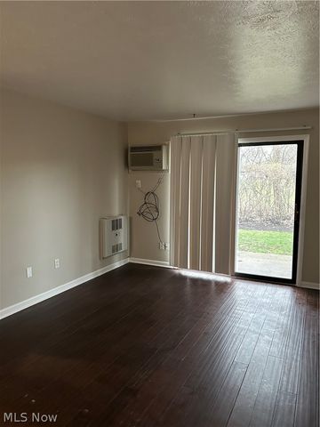 23875 David Drive 106, North Olmsted, OH 44070