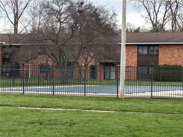 23875 David Drive 106, North Olmsted, OH 44070