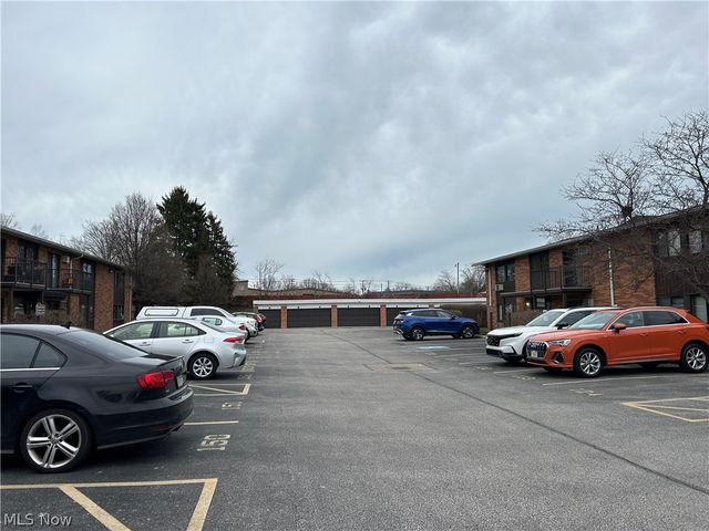 23875 David Drive 106, North Olmsted, OH 44070