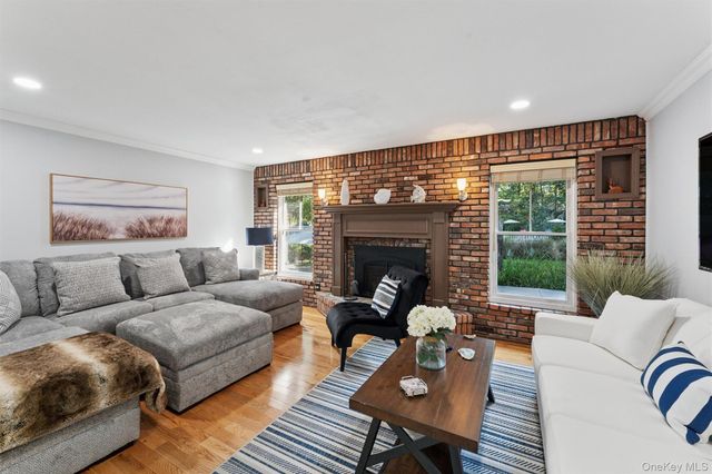 39 Cozine Road, Center Moriches, NY 11934