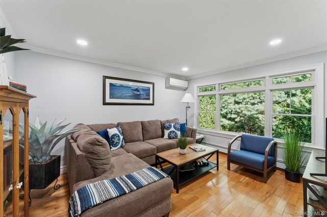 39 Cozine Road, Center Moriches, NY 11934