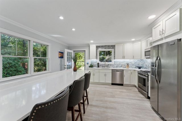 39 Cozine Road, Center Moriches, NY 11934