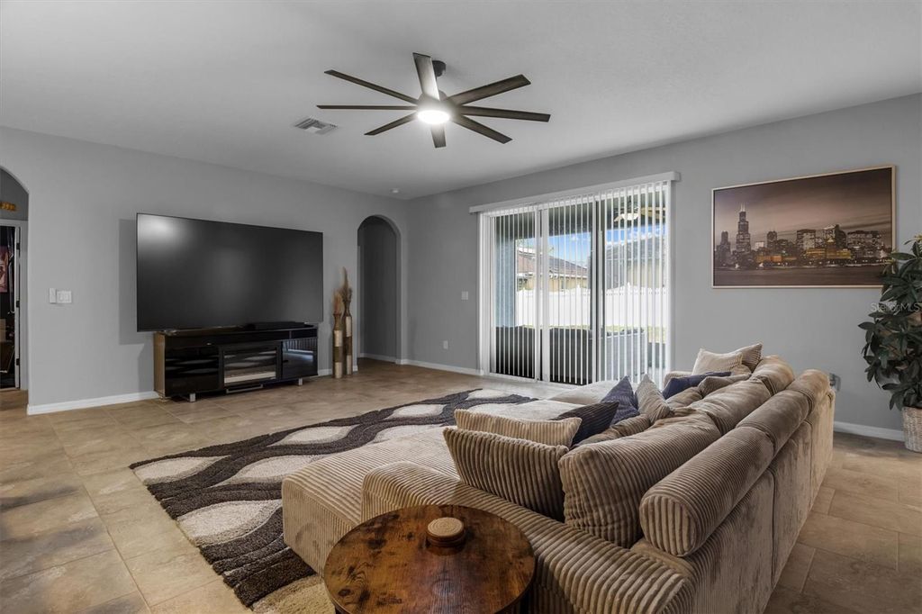 Image 5 of property listing at 230 BROAD STREET, Winter Haven, FL 33881