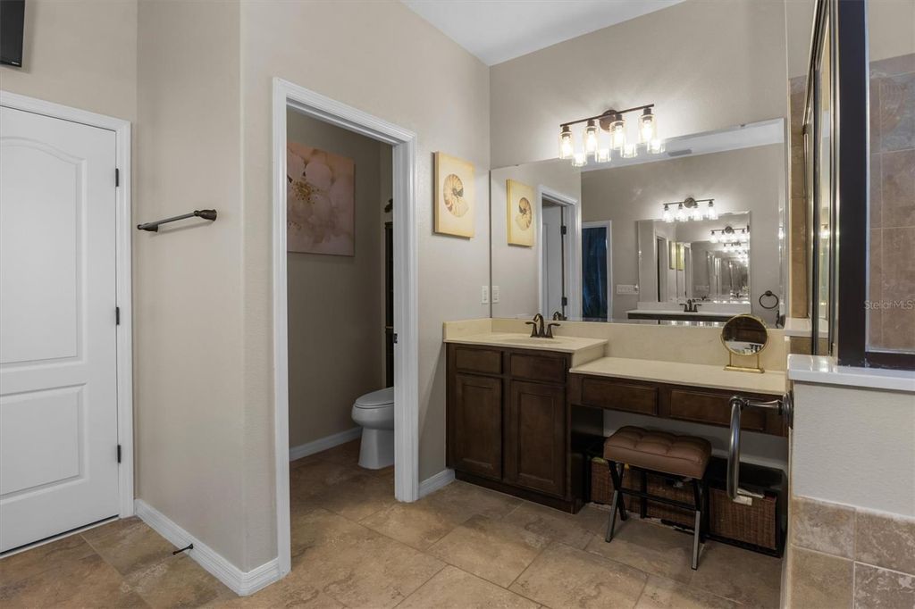 Image 10 of property listing at 230 BROAD STREET, Winter Haven, FL 33881