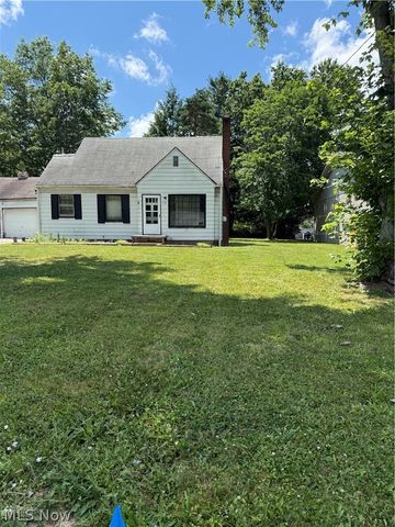 132 N Canfield Niles Road, Youngstown, OH 44515