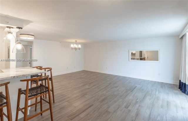 6061 Collins Ave 7D, Miami Beach, FL 33140