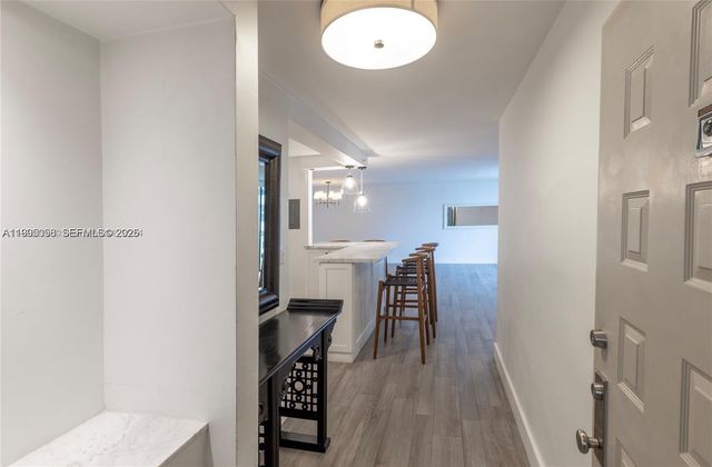 6061 Collins Ave 7D, Miami Beach, FL 33140