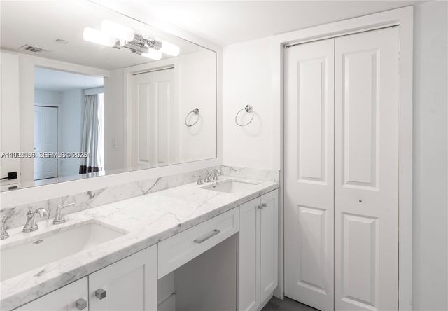 6061 Collins Ave 7D, Miami Beach, FL 33140