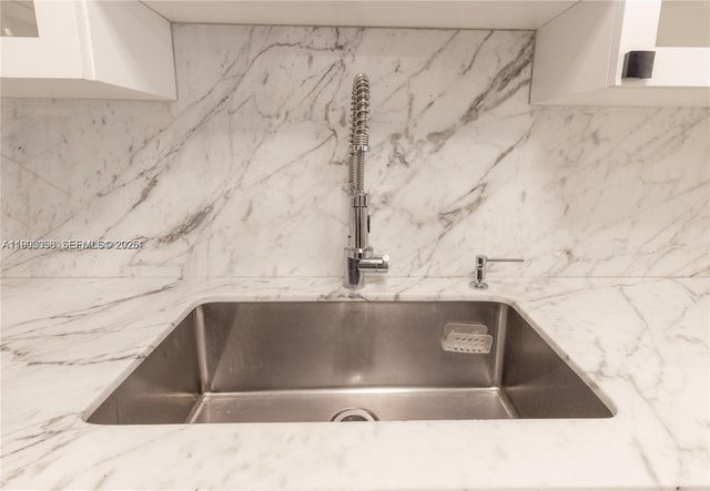 6061 Collins Ave 7D, Miami Beach, FL 33140