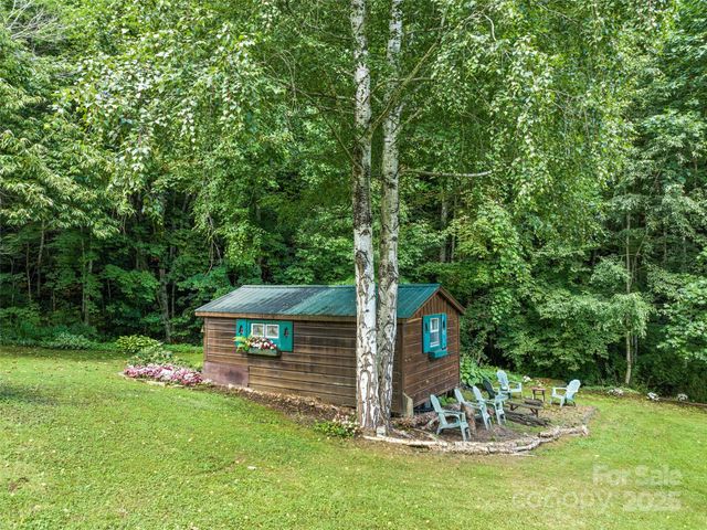 4828 Max Patch Road, Clyde, NC 28721