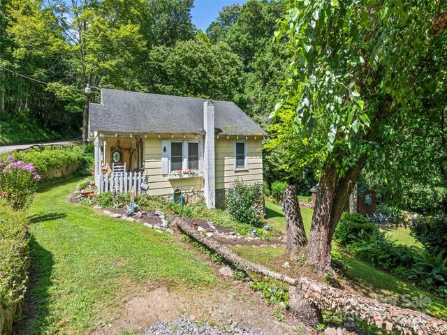 4828 Max Patch Road, Clyde, NC 28721