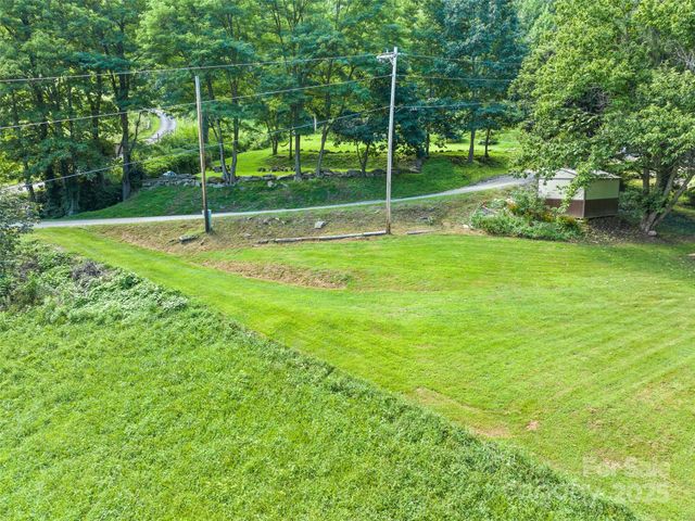 4828 Max Patch Road, Clyde, NC 28721