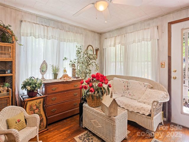 4828 Max Patch Road, Clyde, NC 28721