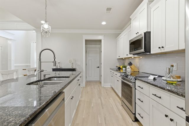 4016 Pleasant Gate Ln, Columbia, TN 38401