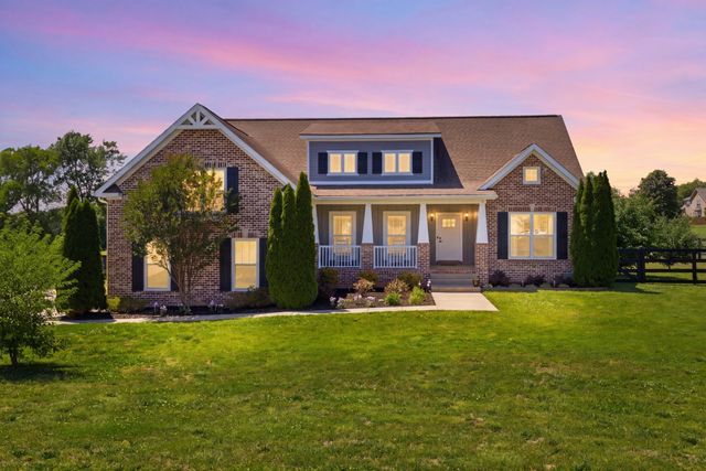4016 Pleasant Gate Ln, Columbia, TN 38401