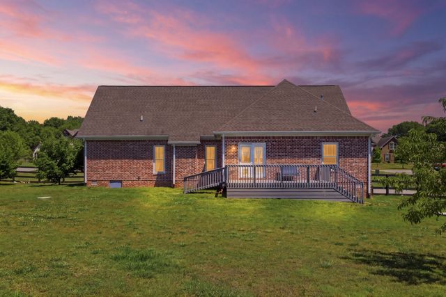 4016 Pleasant Gate Ln, Columbia, TN 38401