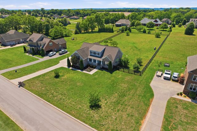 4016 Pleasant Gate Ln, Columbia, TN 38401