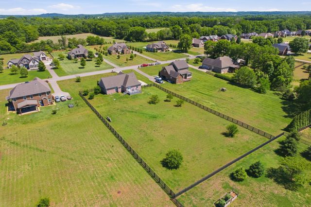 4016 Pleasant Gate Ln, Columbia, TN 38401